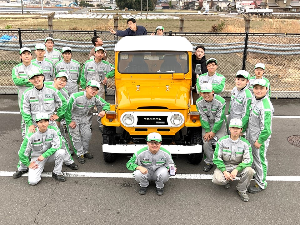 希少 トヨタ名古屋整備専門学校ピンバッジ 2005年愛知万博公式 希少 